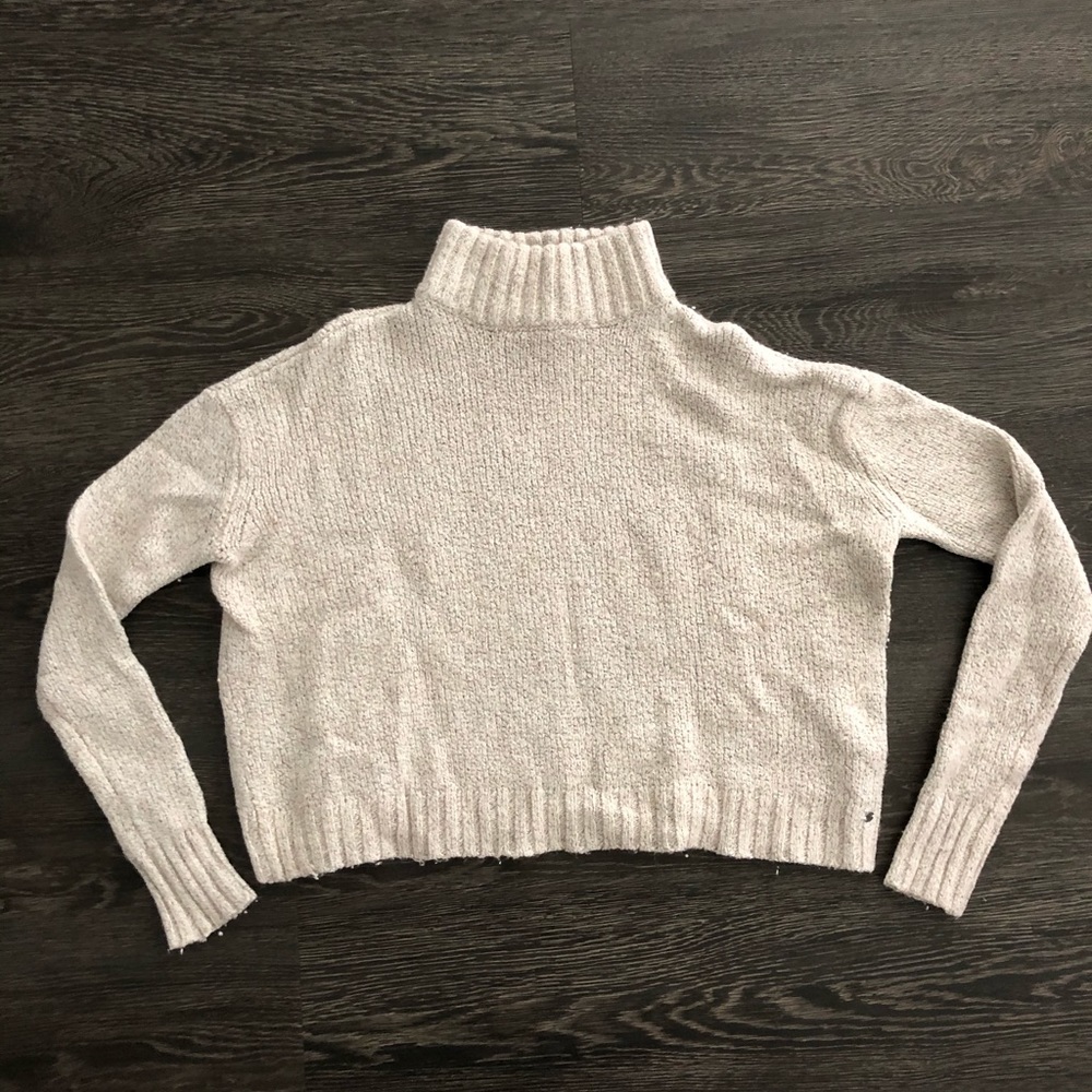 Cropped Turtle Neck